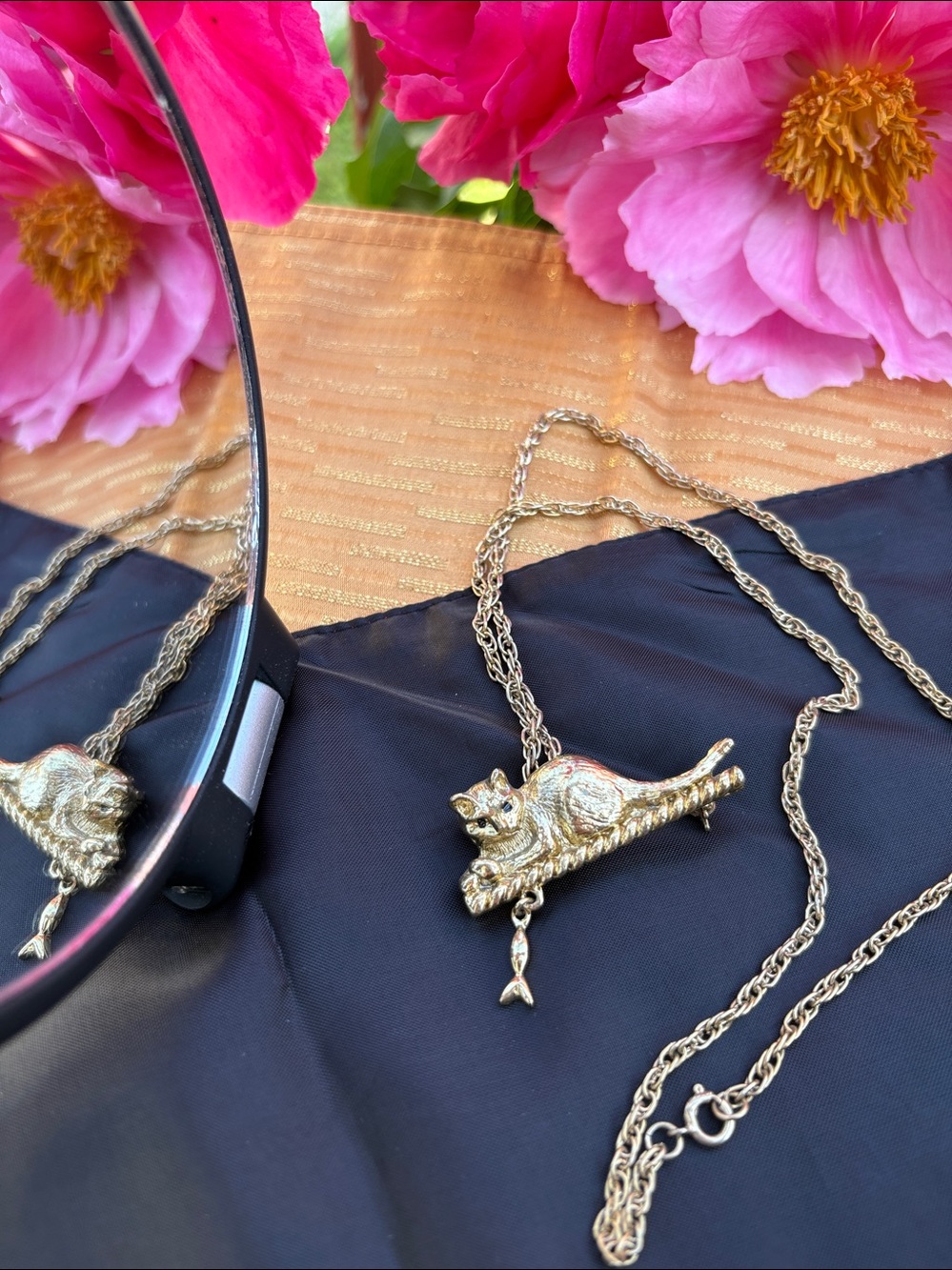 Vintage Gold‑Tone Cat with Dangling Fish Pendant Necklace‑Brooch#347